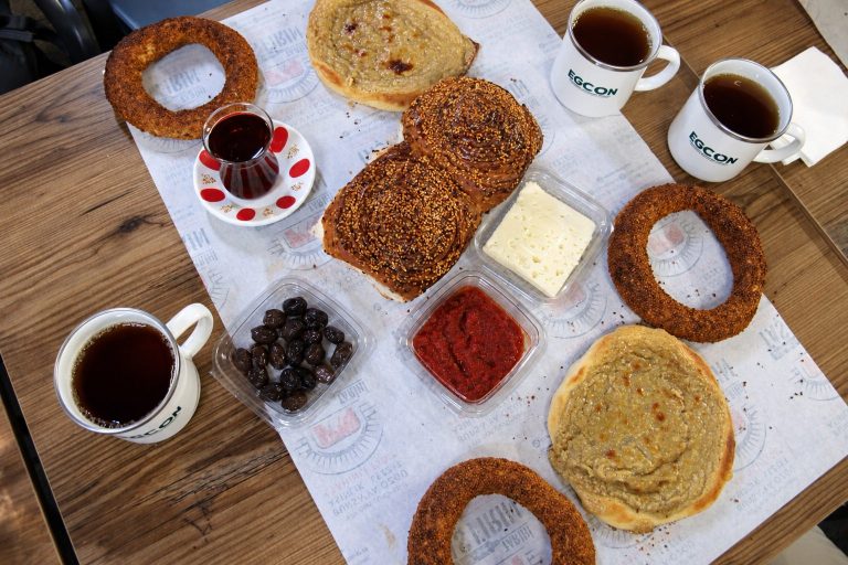 Bursa kahvaltı sofrası
