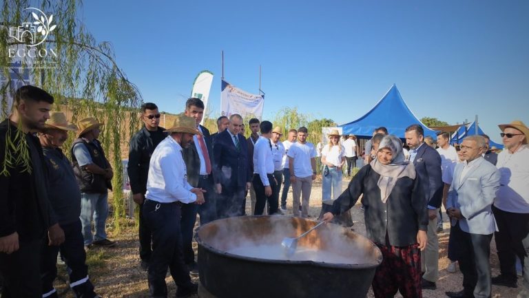 Kazanda geleneksel yemek pişirimi